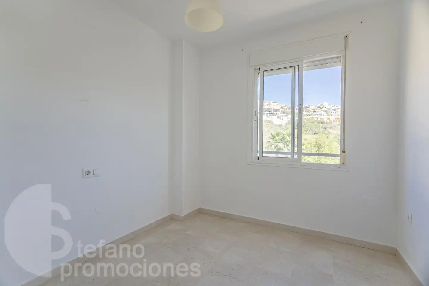 Habitación de Piso en venta en Málaga con Aire acondicionado, Terraza y Piscina comunitaria