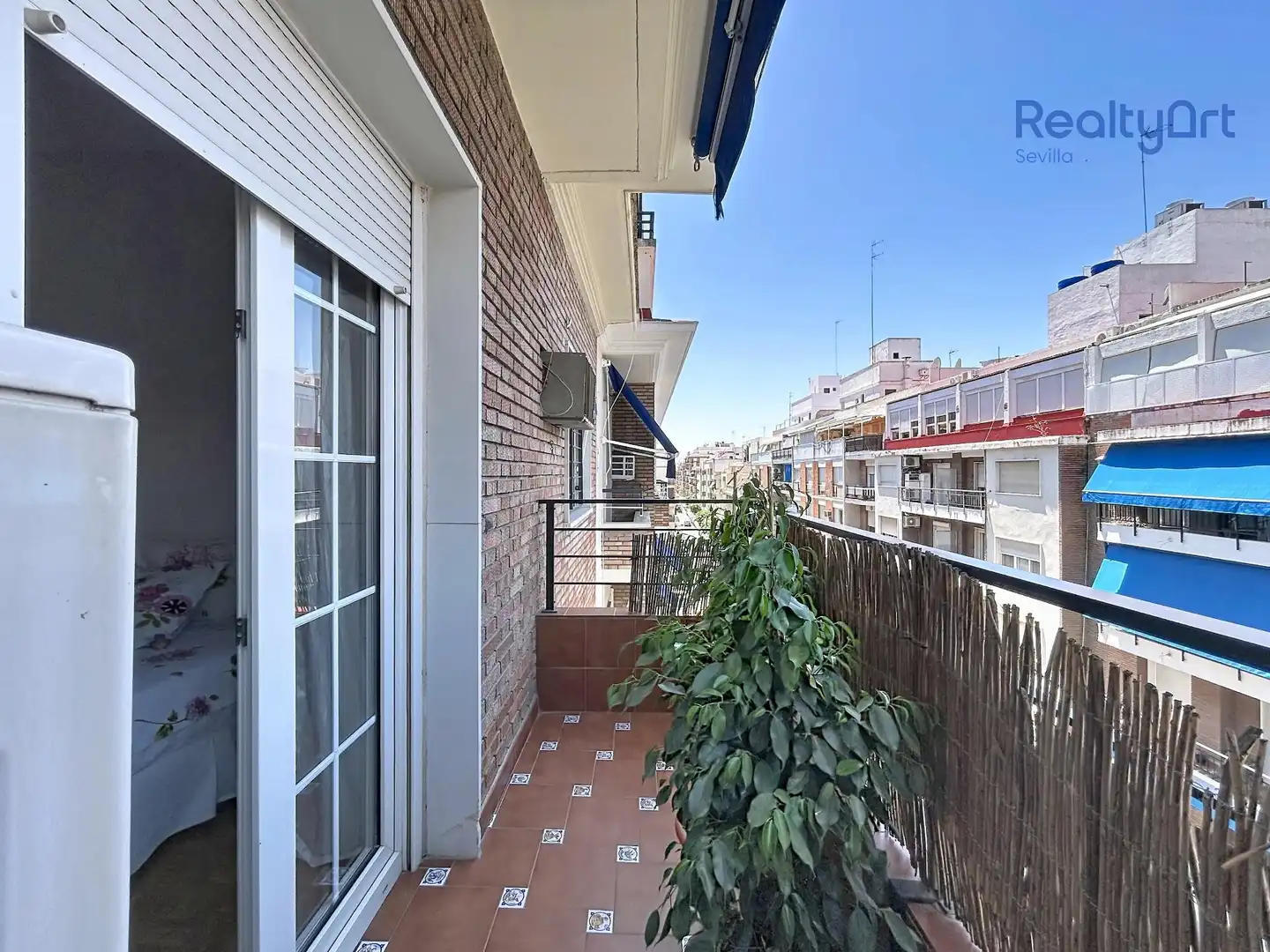 Vista exterior de Piso en venta en Sevilla con Aire acondicionado, Parquet y Terraza