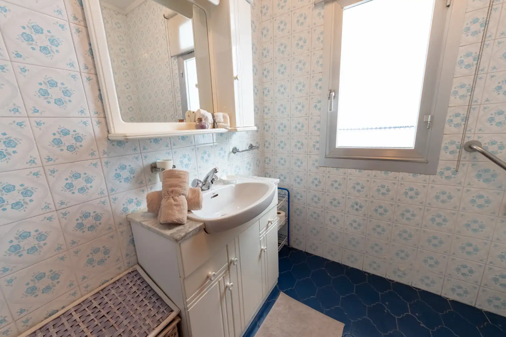Baño de Piso en venta en Bilbao  con Amueblado y Balcón