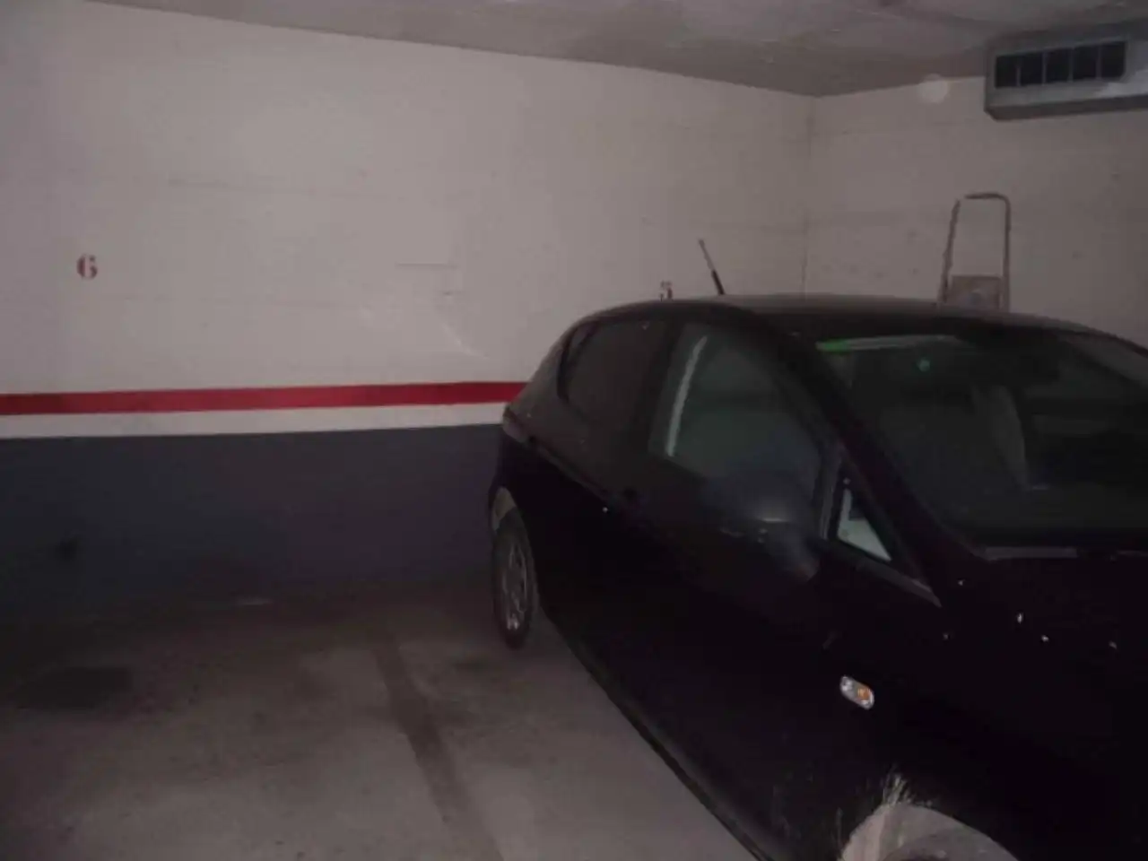 Parking de Dúplex en venta en Sabadell con Calefacción, Parquet y Terraza