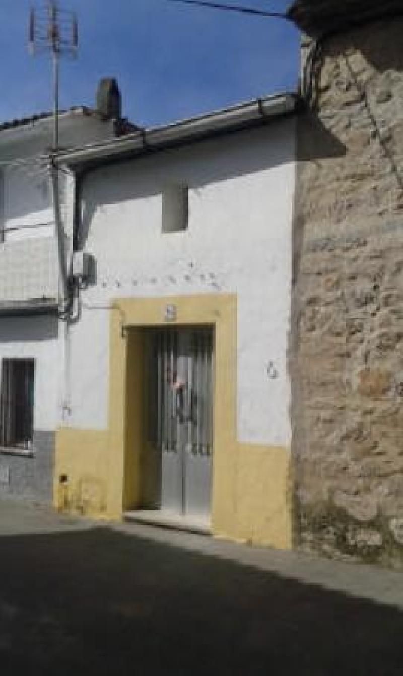 Vista exterior de Casa o xalet en venda en Arroyomolinos (Cáceres) amb Jardí privat