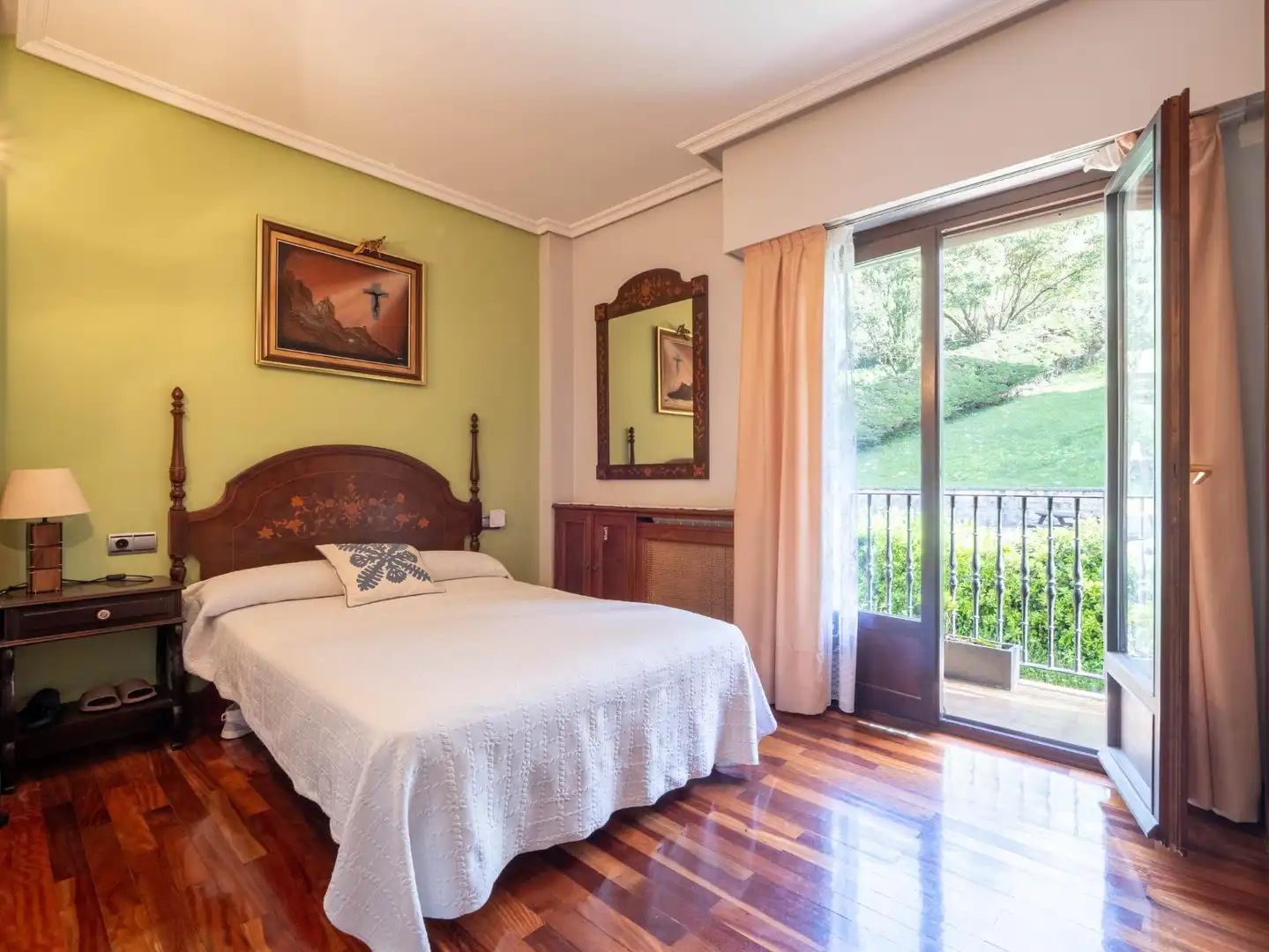 Habitación de Piso en venta en Donostia - San Sebastián  con Calefacción, Terraza y Trastero