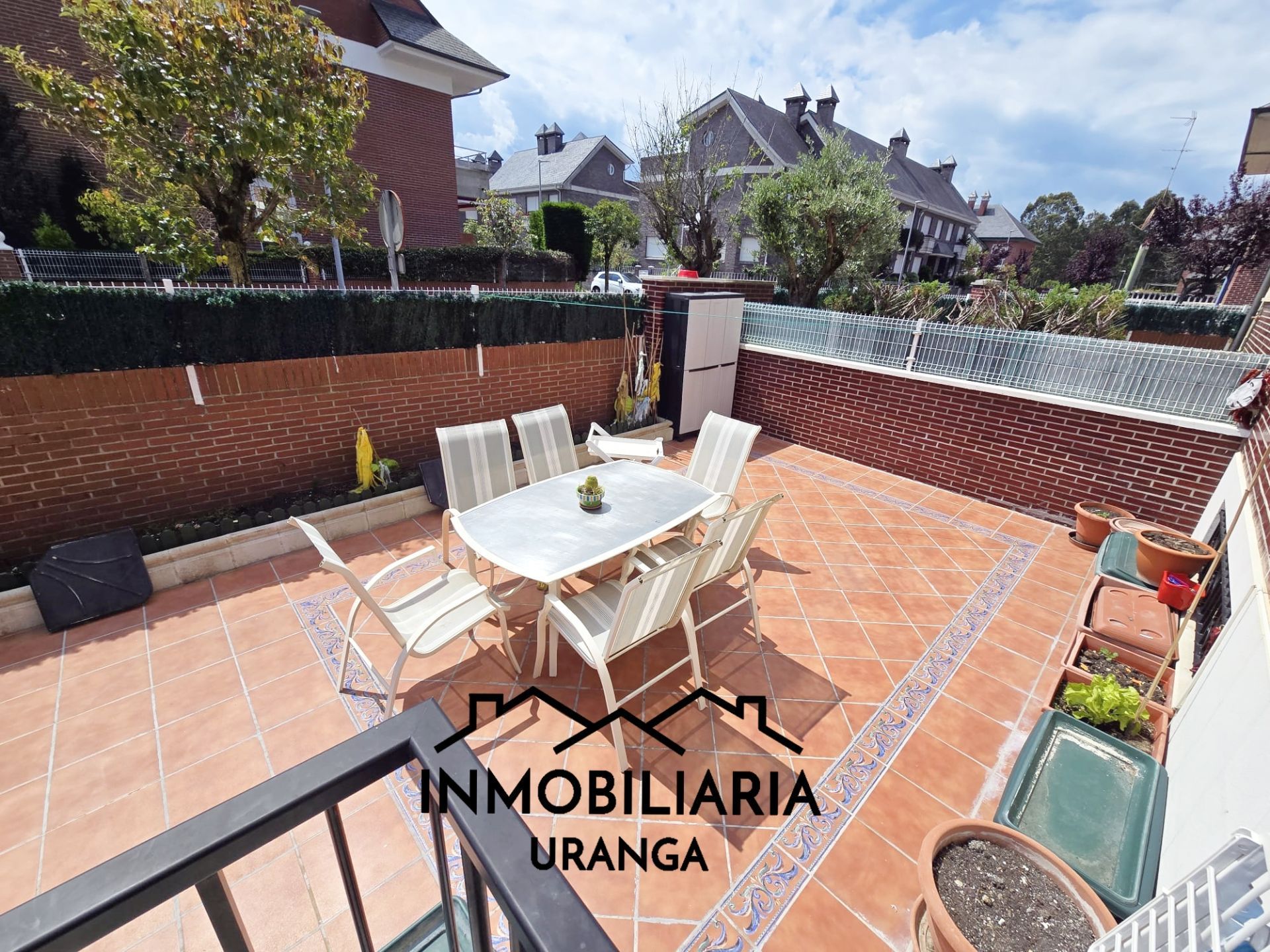 Terrassa de Casa o xalet en venda en Laredo amb Calefacció i Traster