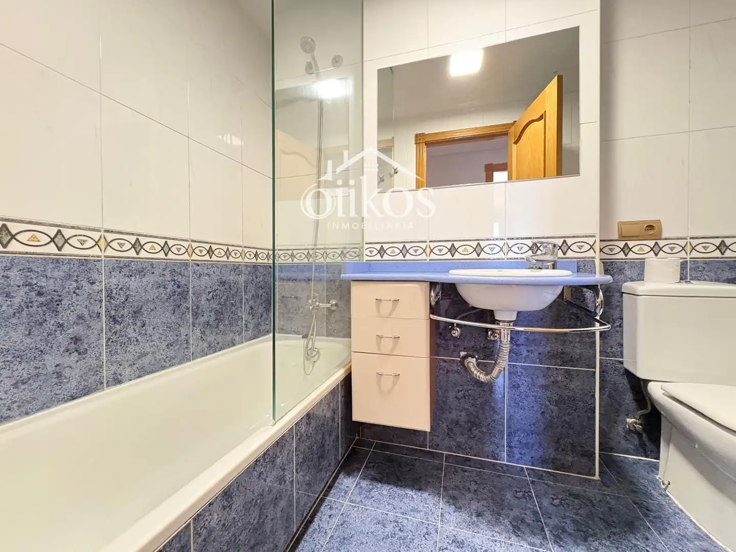 Baño de Piso en venta en Salamanca con Calefacción, Parquet y Piscina