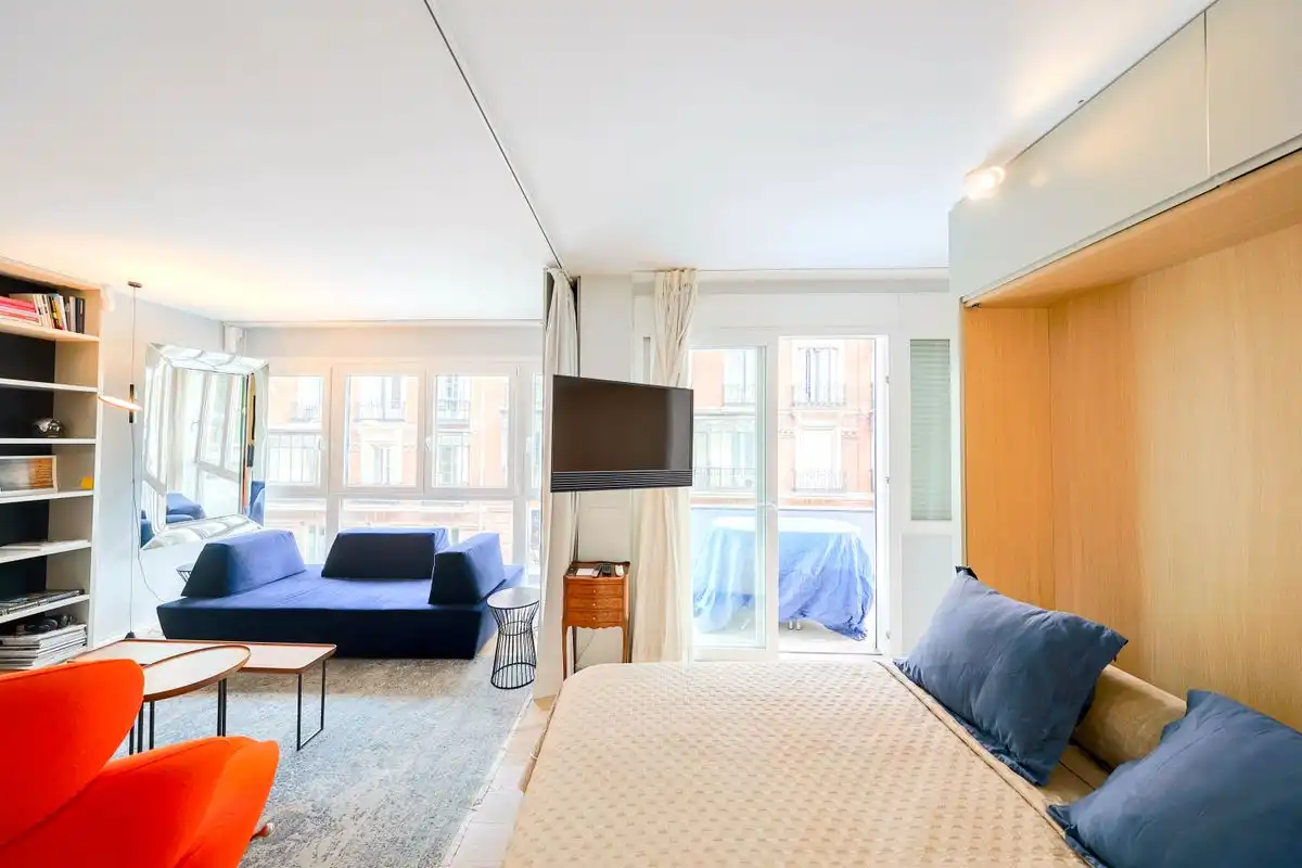 Loft zum Verkauf in Calle de la Academia, Jerónimos