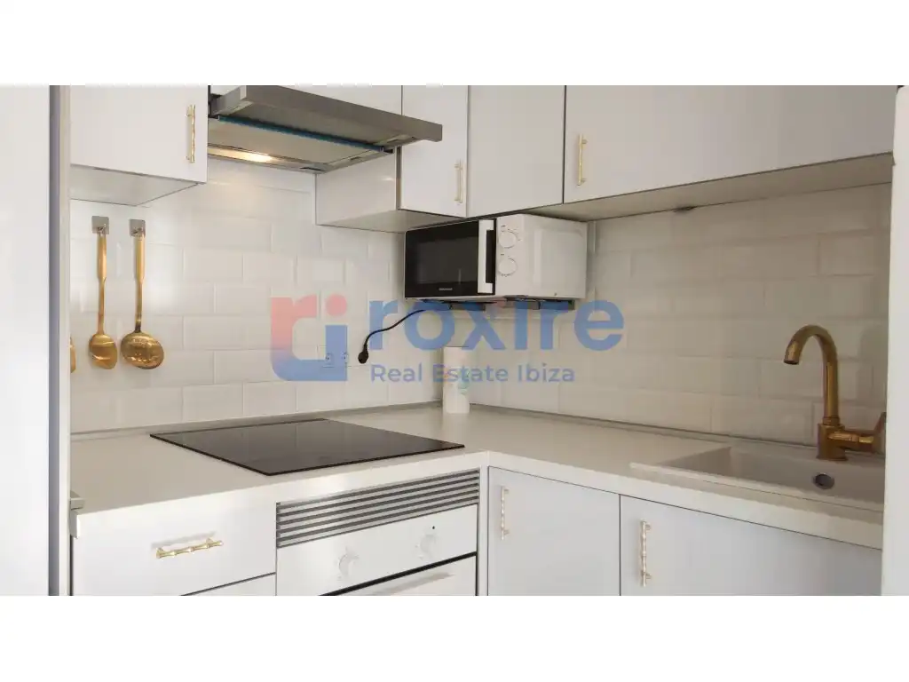 Cocina de Estudio de alquiler en Sant Antoni de Portmany con Aire acondicionado, Terraza y Horno