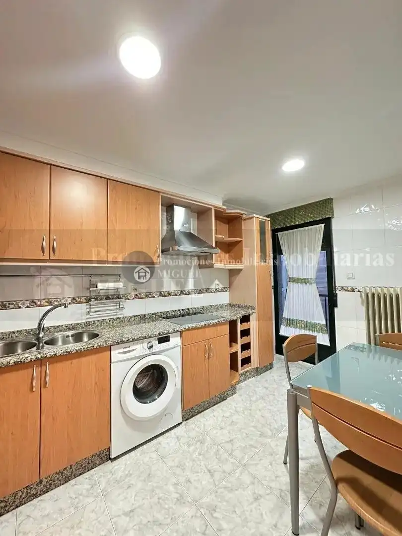 Cuina de Apartament en venda en Verín amb Balcó