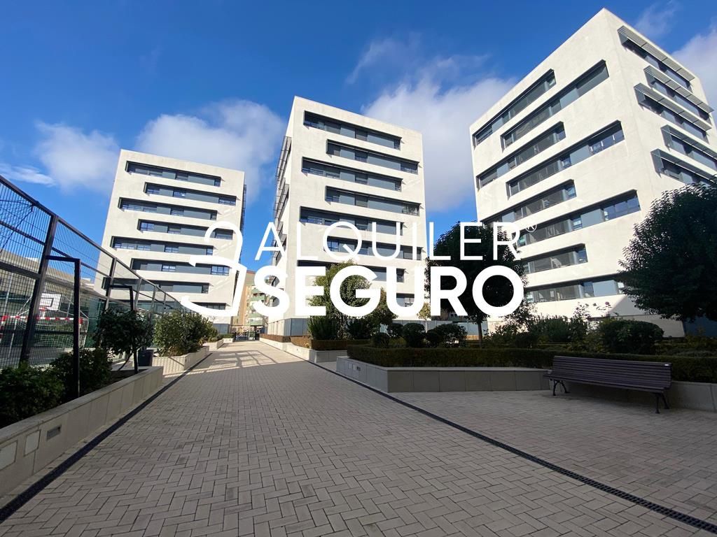 Exterior view of Flat to rent in  Madrid Capital  with Air Conditioner, Heating and Swimming Pool