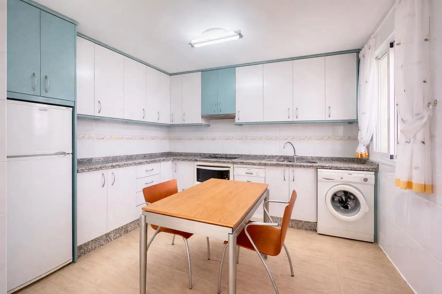 Küche von Dachboden zum Verkauf in Sorvilán mit Terrasse und Möbliert