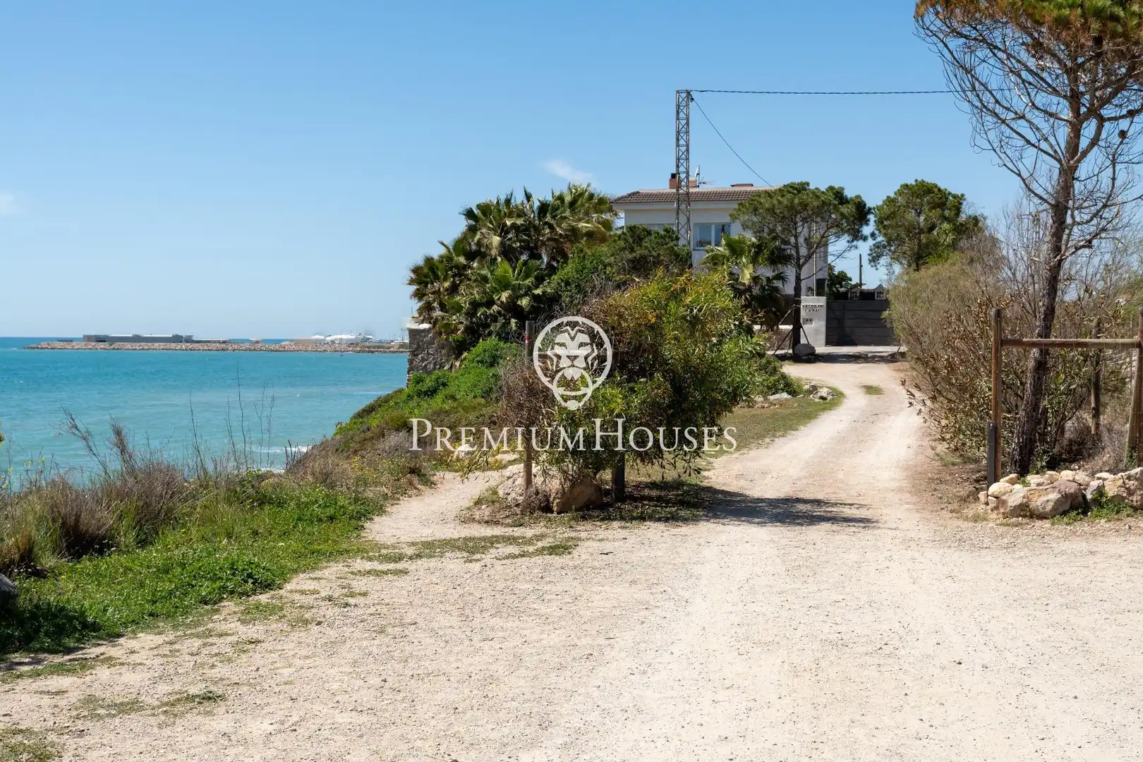 Houses for sale in Vilanova i la Geltrú  with Air Conditioner, Heating and Private garden