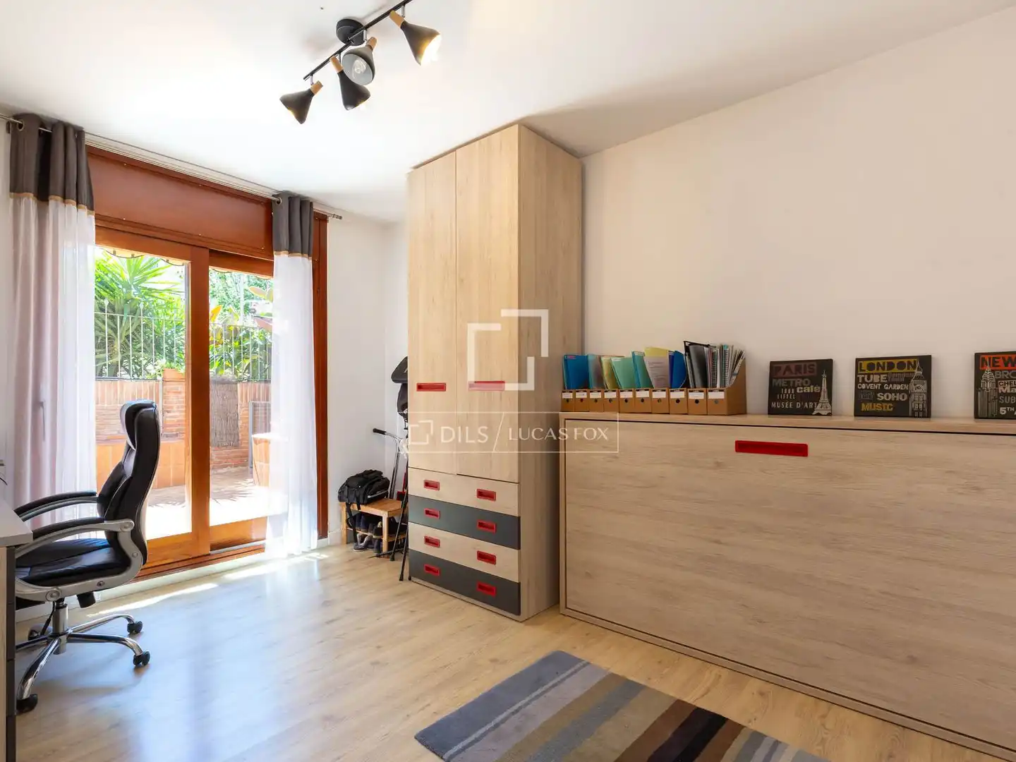 Habitación de Piso en venta en Esplugues de Llobregat con Aire acondicionado, Calefacción y Jardín privado