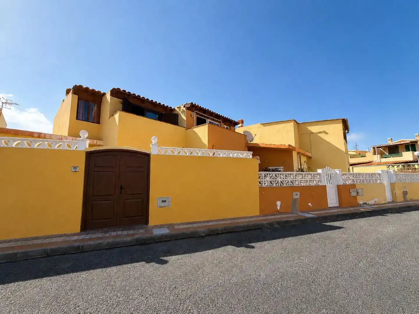 Außenansicht von Maisonette zum Verkauf in Pájara mit Balkon