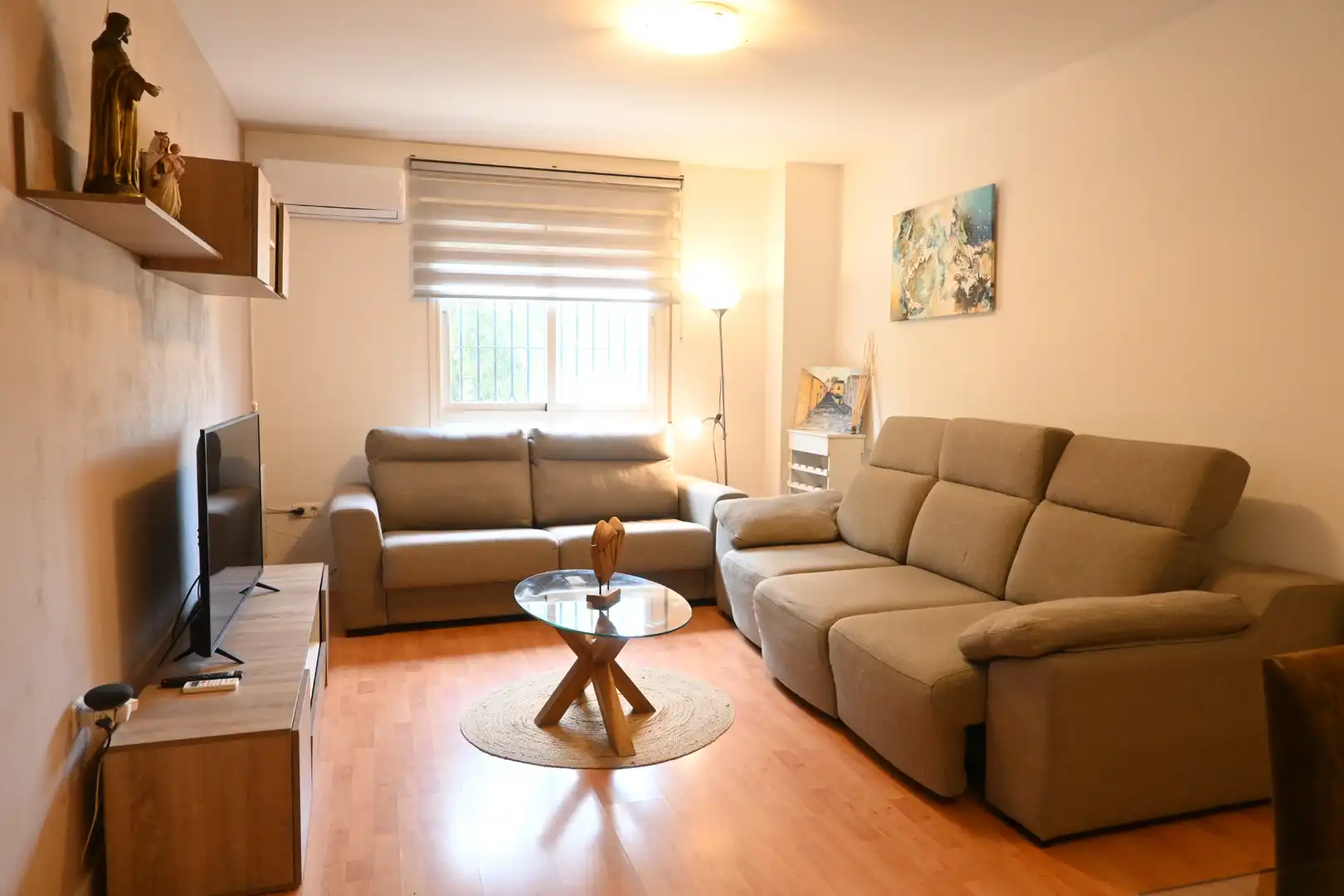 Living room of Flat for sale in Churriana de la Vega  with Air Conditioner, Heating and Furnished