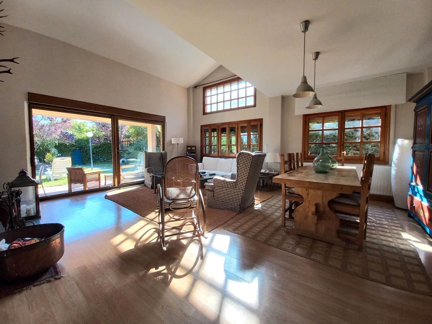 Sala d'estar de Casa o xalet en venda en Sarracín amb Calefacció, Jardí privat i Parquet
