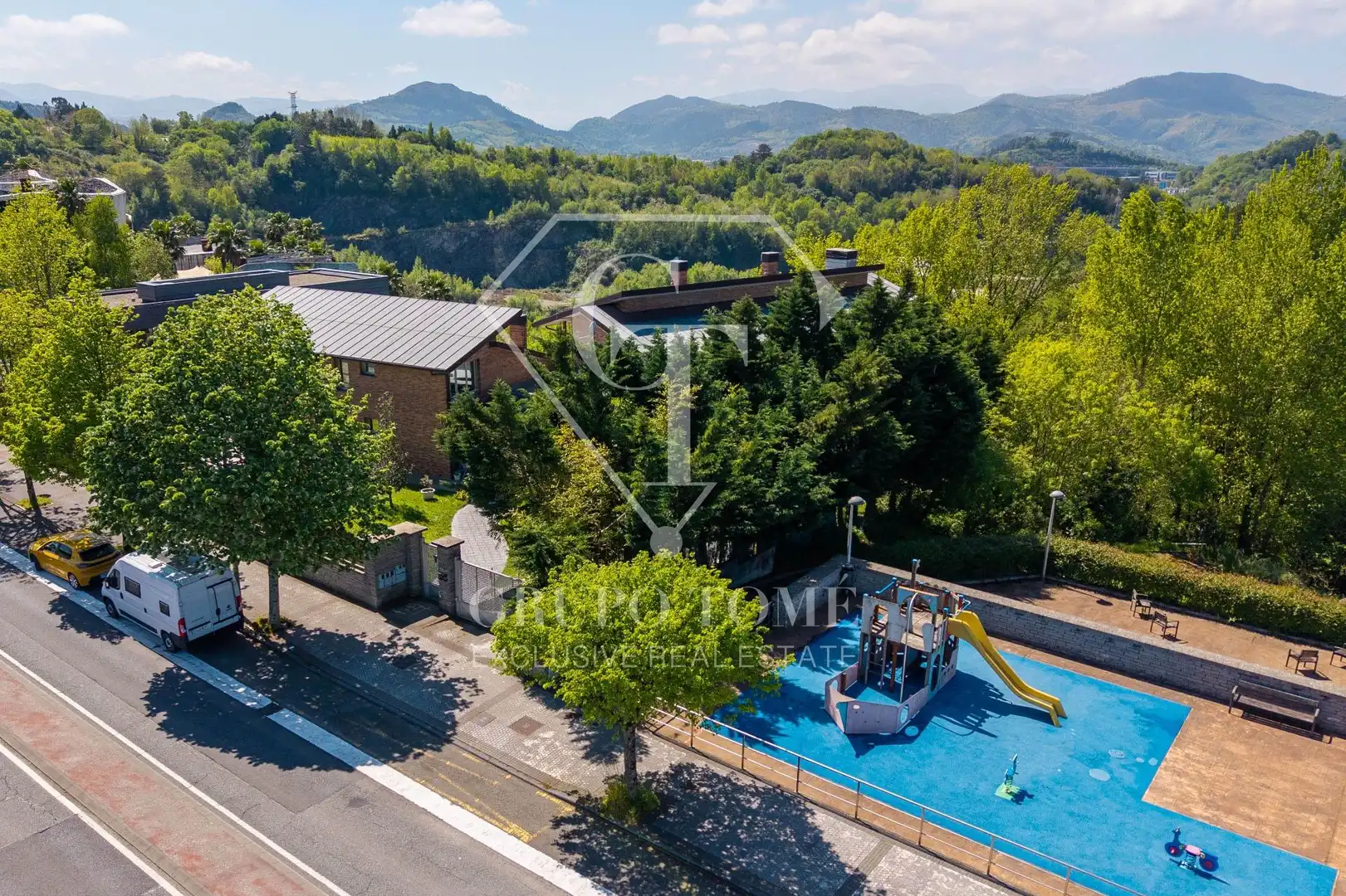 Außenansicht von Einfamilien-Reihenhaus zum Verkauf in Donostia - San Sebastián  mit Heizung, Privatgarten und Terrasse