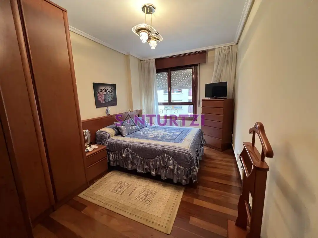 Bedroom of Flat for sale in Santurtzi   with Heating and Balcony