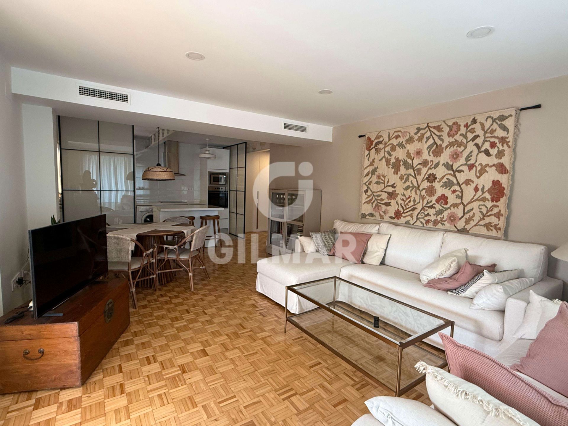 Sala d'estar de Pis de lloguer en  Sevilla Capital amb Aire condicionat, Calefacció i Parquet