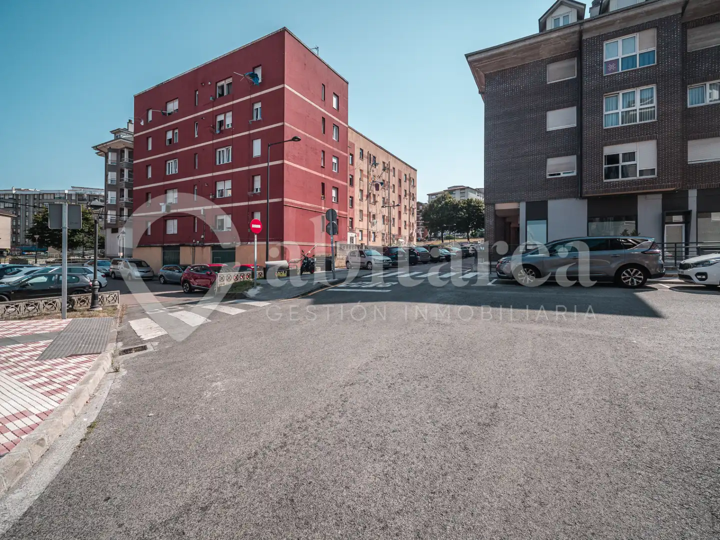 Vista exterior de Pis en venda en Camargo amb Calefacció, Parquet i Terrassa