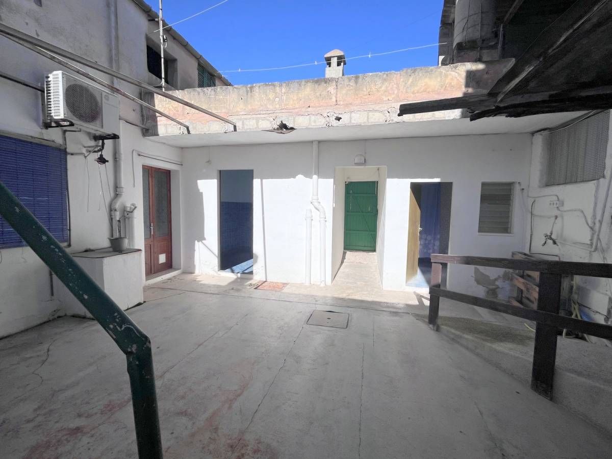 Vista exterior de Casa o xalet en venda en Vilafranca de Bonany amb Terrassa