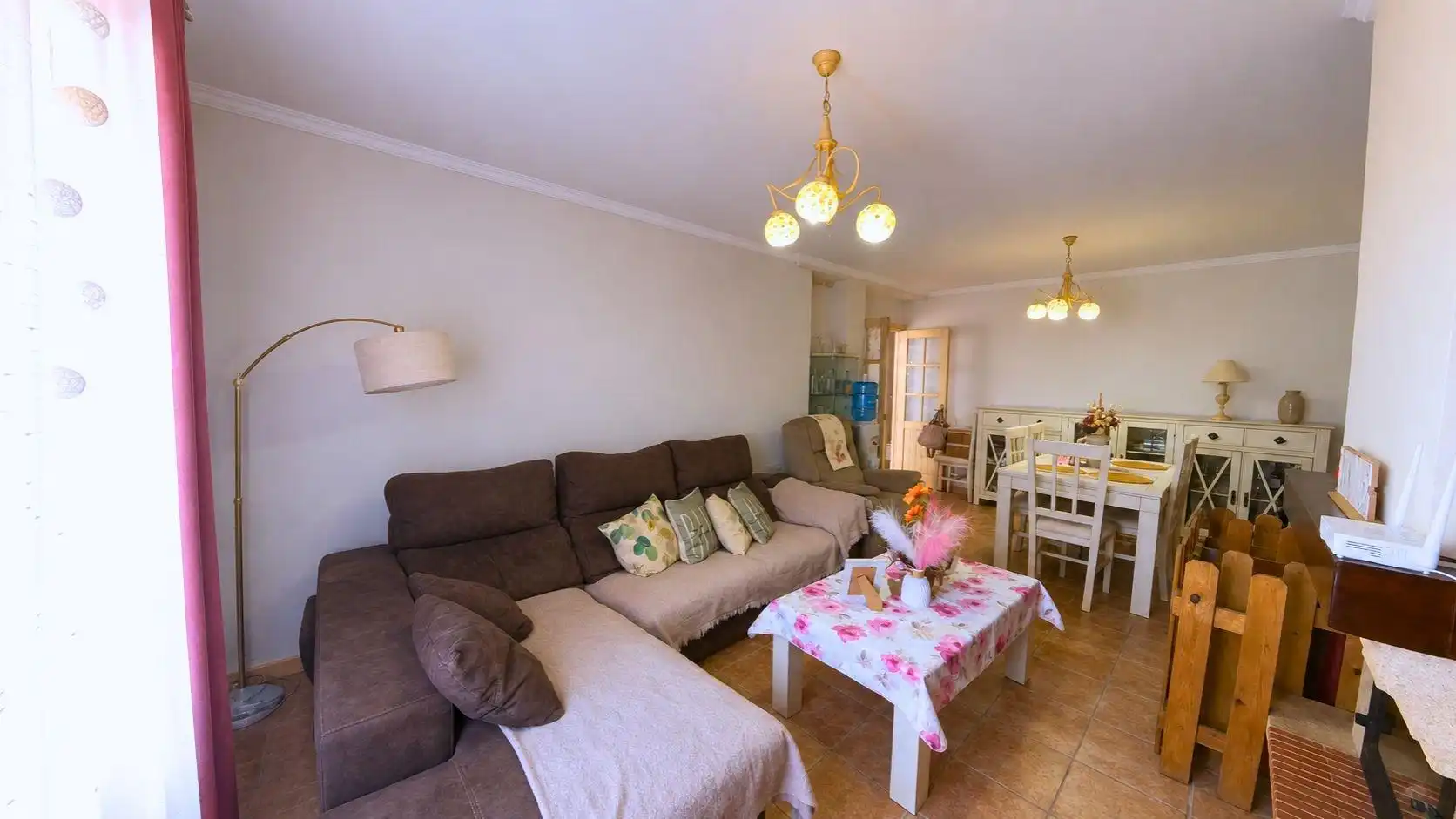 Living room of Houses for sale in Chiclana de la Frontera  with Air Conditioner, Private garden and Storage room