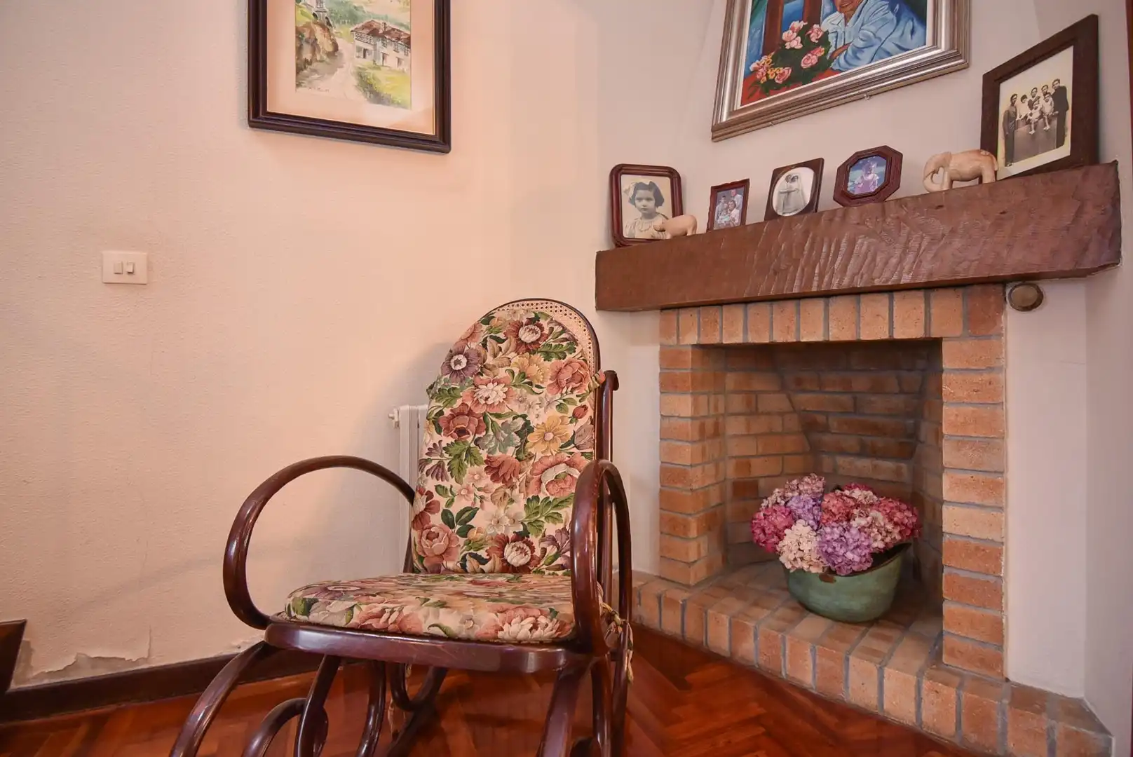 Sala d'estar de Casa o xalet en venda en A Coruña Capital  amb Calefacció, Jardí privat i Parquet