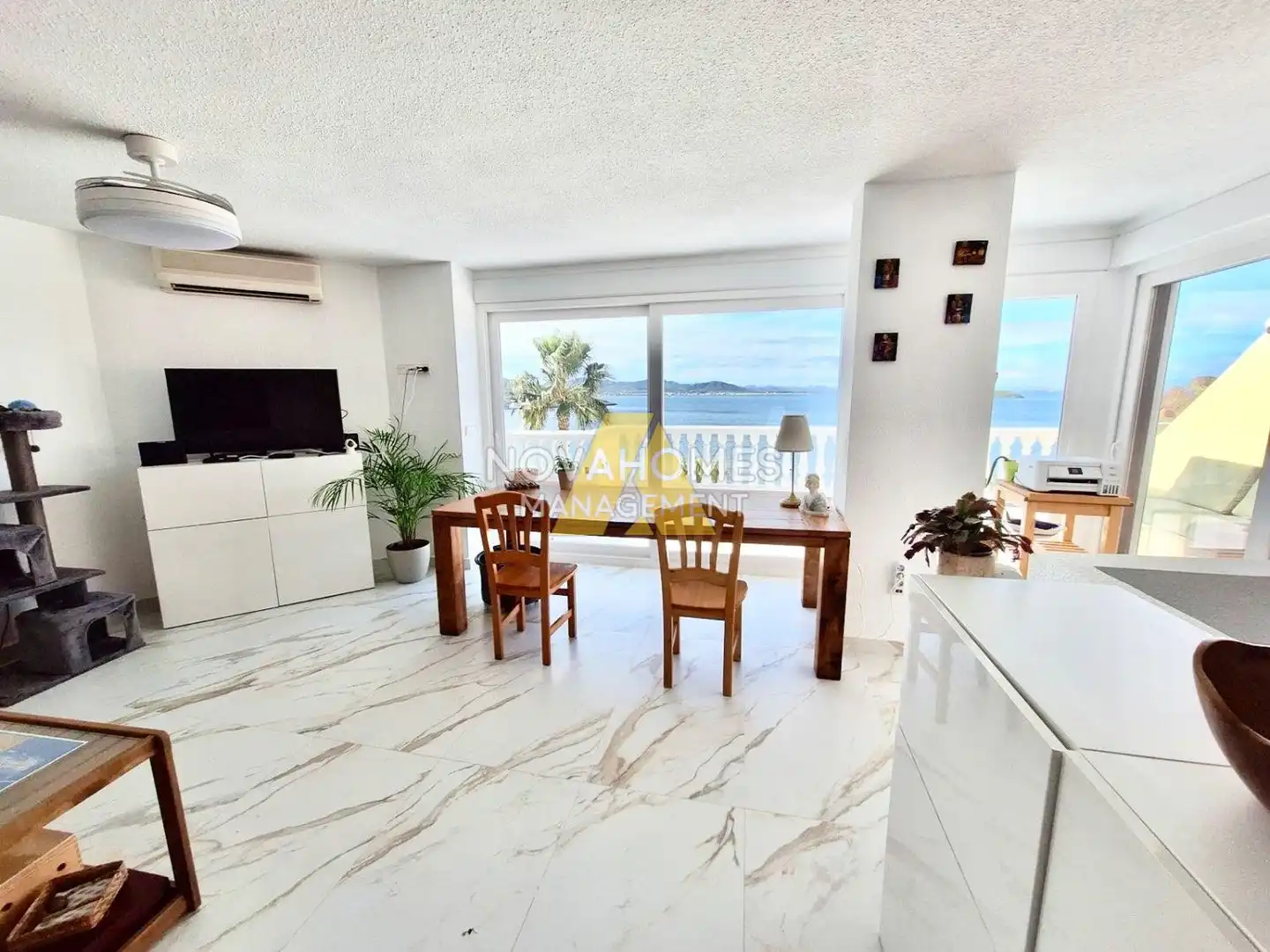 Menjador de Dúplex en venda en La Manga del Mar Menor amb Aire condicionat, Calefacció i Terrassa