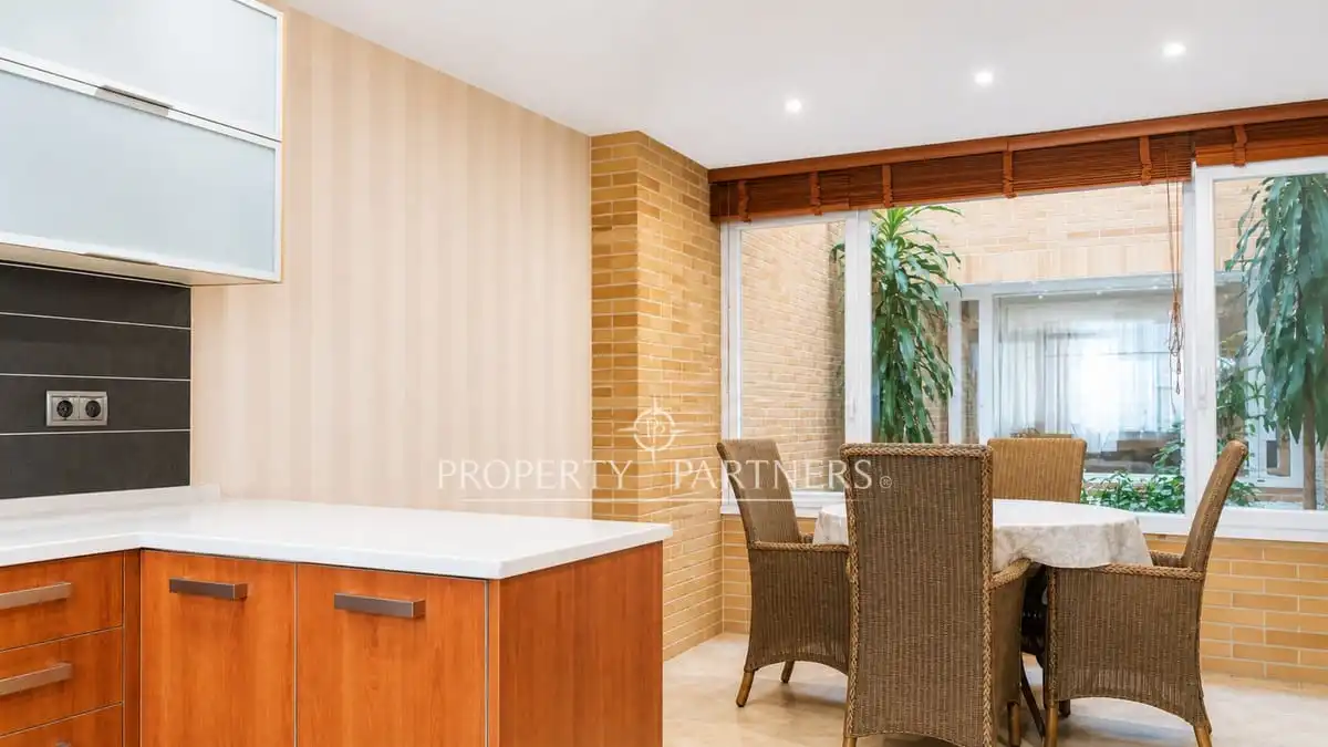Cocina de Casa adosada en venta en Madrid con Aire acondicionado, Calefacción y Jardín privado