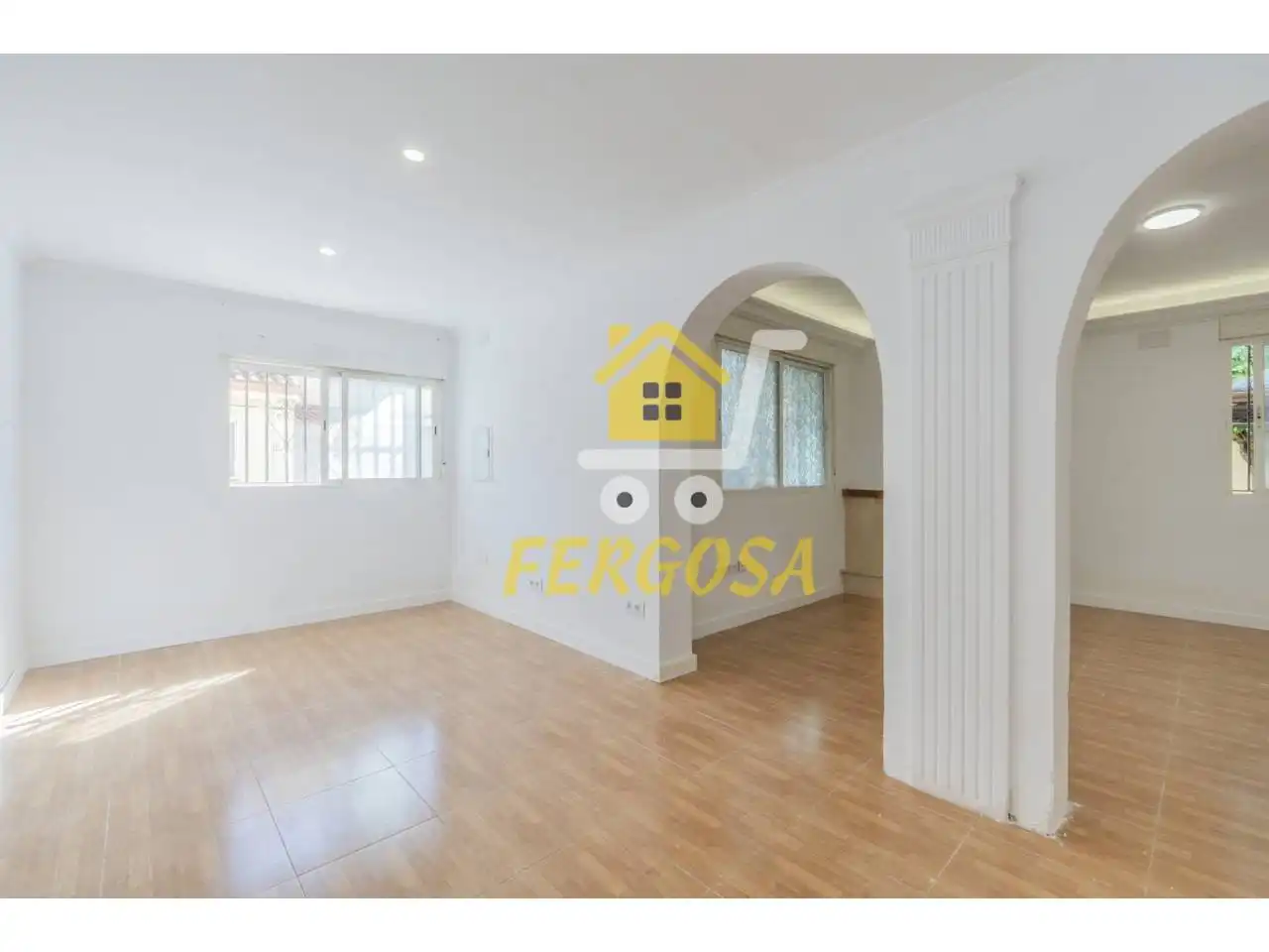 Casa adosada en venda en Las Ventas de Retamosa amb Jardí privat, Terrassa i Piscina
