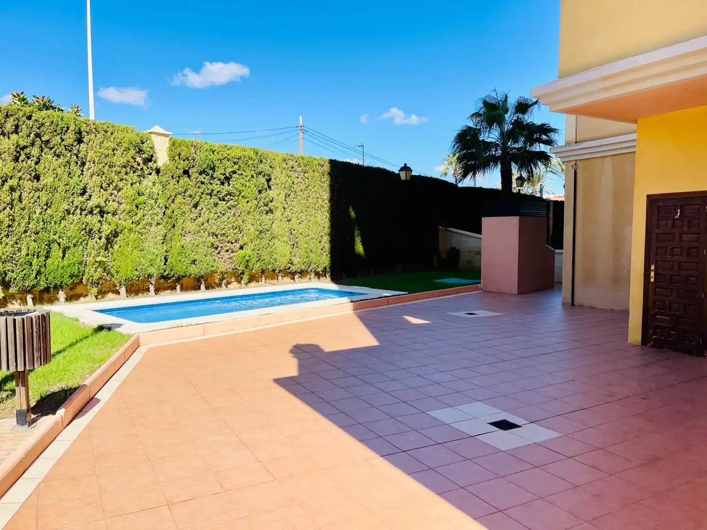Piscina de Apartament en venda en Torrevieja amb Jardí privat, Terrassa i Moblat
