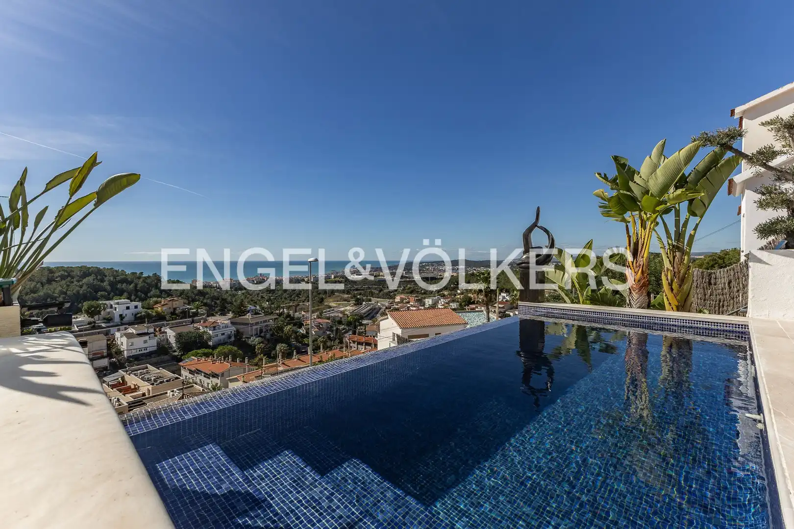 Swimming pool of Houses for sale in Sitges  with Heating