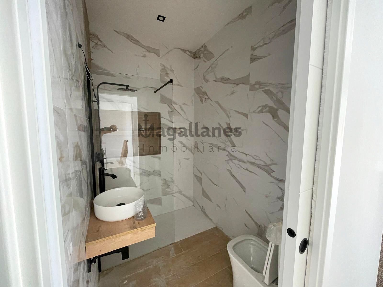 Bathroom of Apartment for sale in Sanlúcar de Barrameda