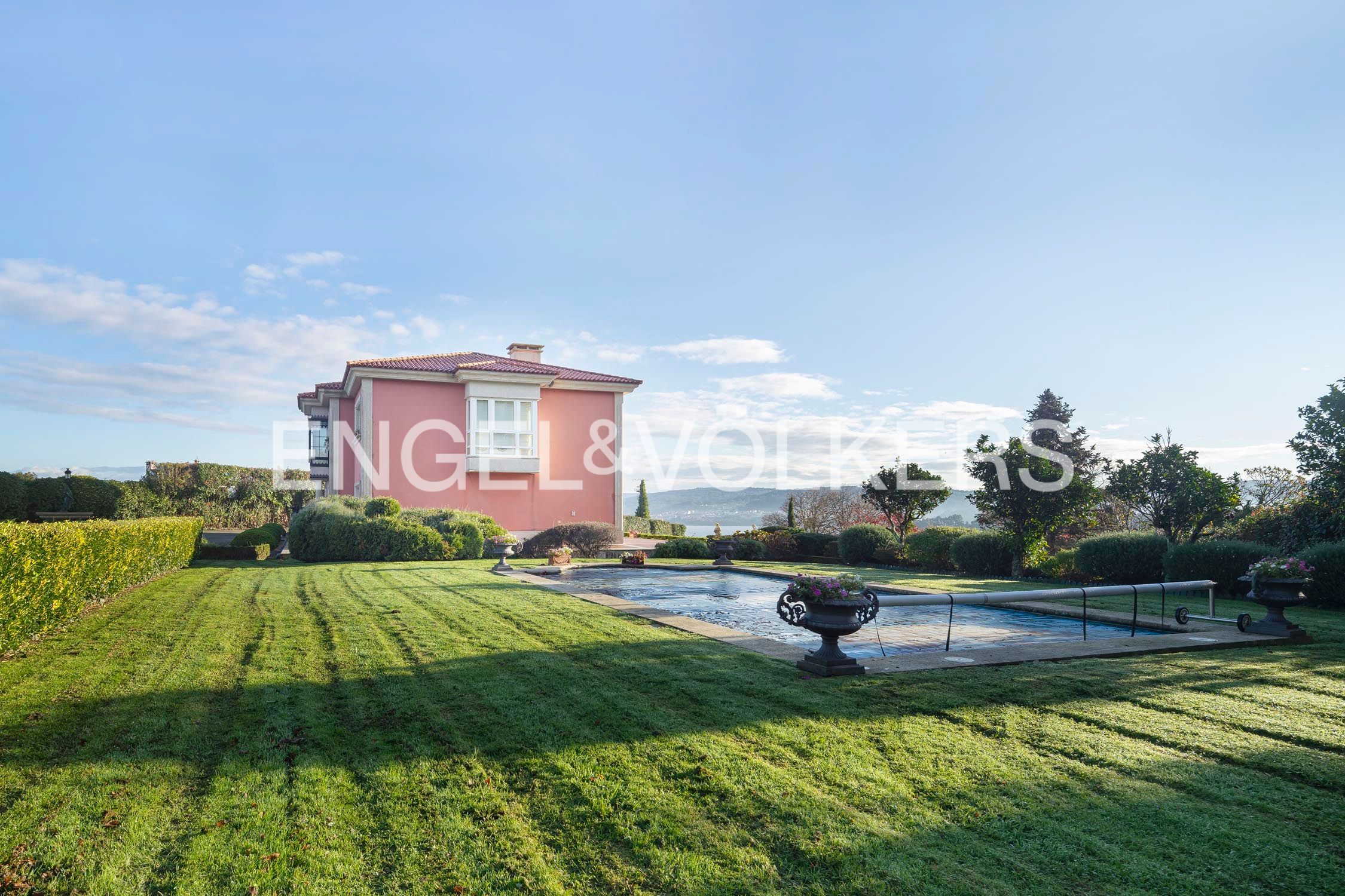 Casa o xalet en venda en Bergondo amb Calefacció, Jardí privat i Piscina
