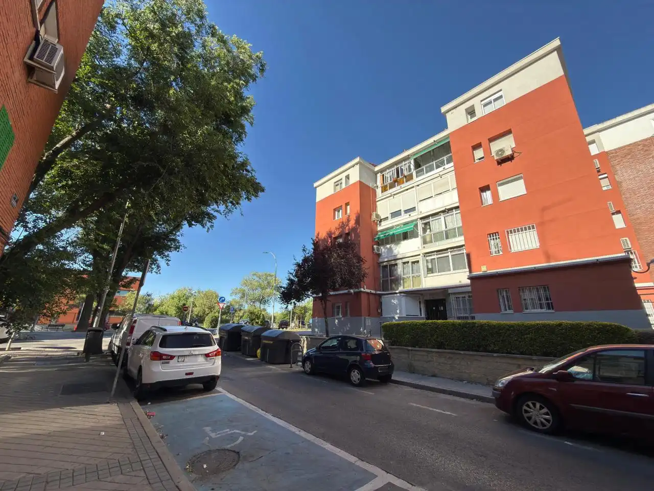 Vista exterior de Pis en venda en Madrid amb Calefacció i Terrassa