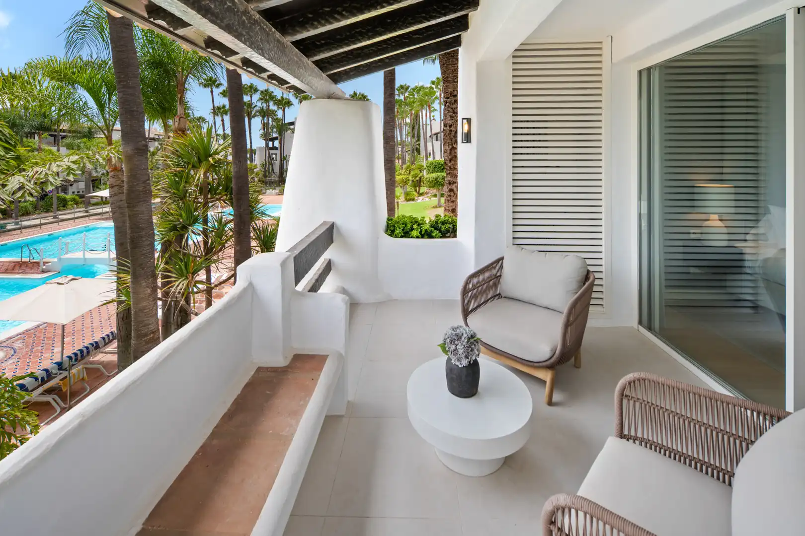 Apartamento con piscina en venta en Milla de Oro, imagen 2