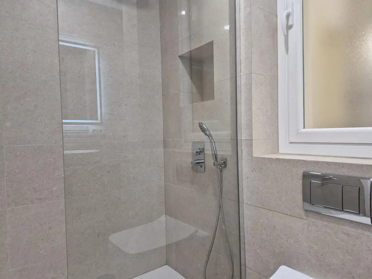 Baño de Piso en venta en Madrid con Aire acondicionado y Calefacción