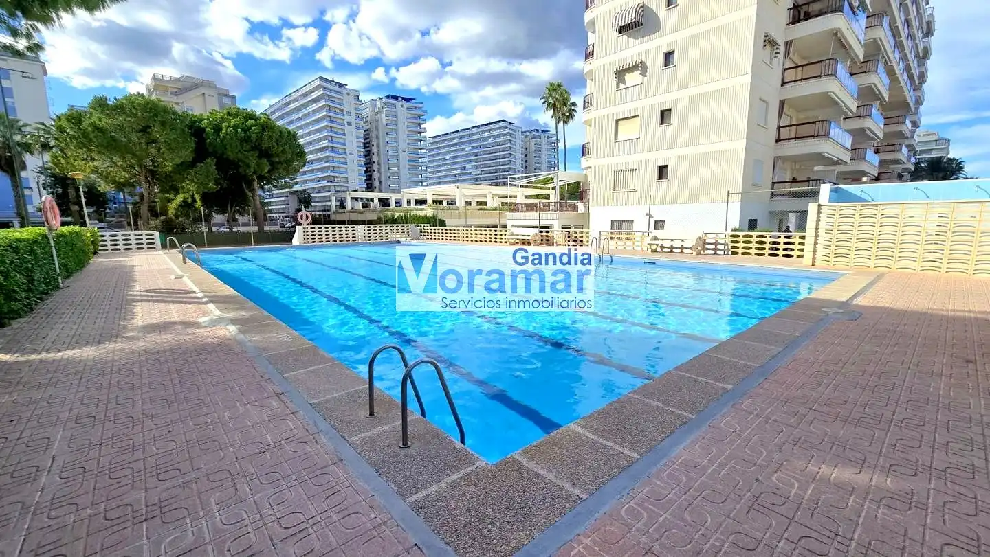 Piscina de Apartamento de alquiler en Gandia con Aire acondicionado, Calefacción y Piscina comunitaria
