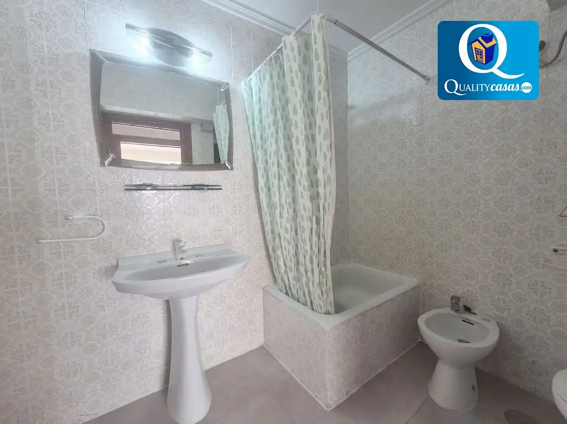 Bany de Apartament en venda en Alicante / Alacant amb Terrassa