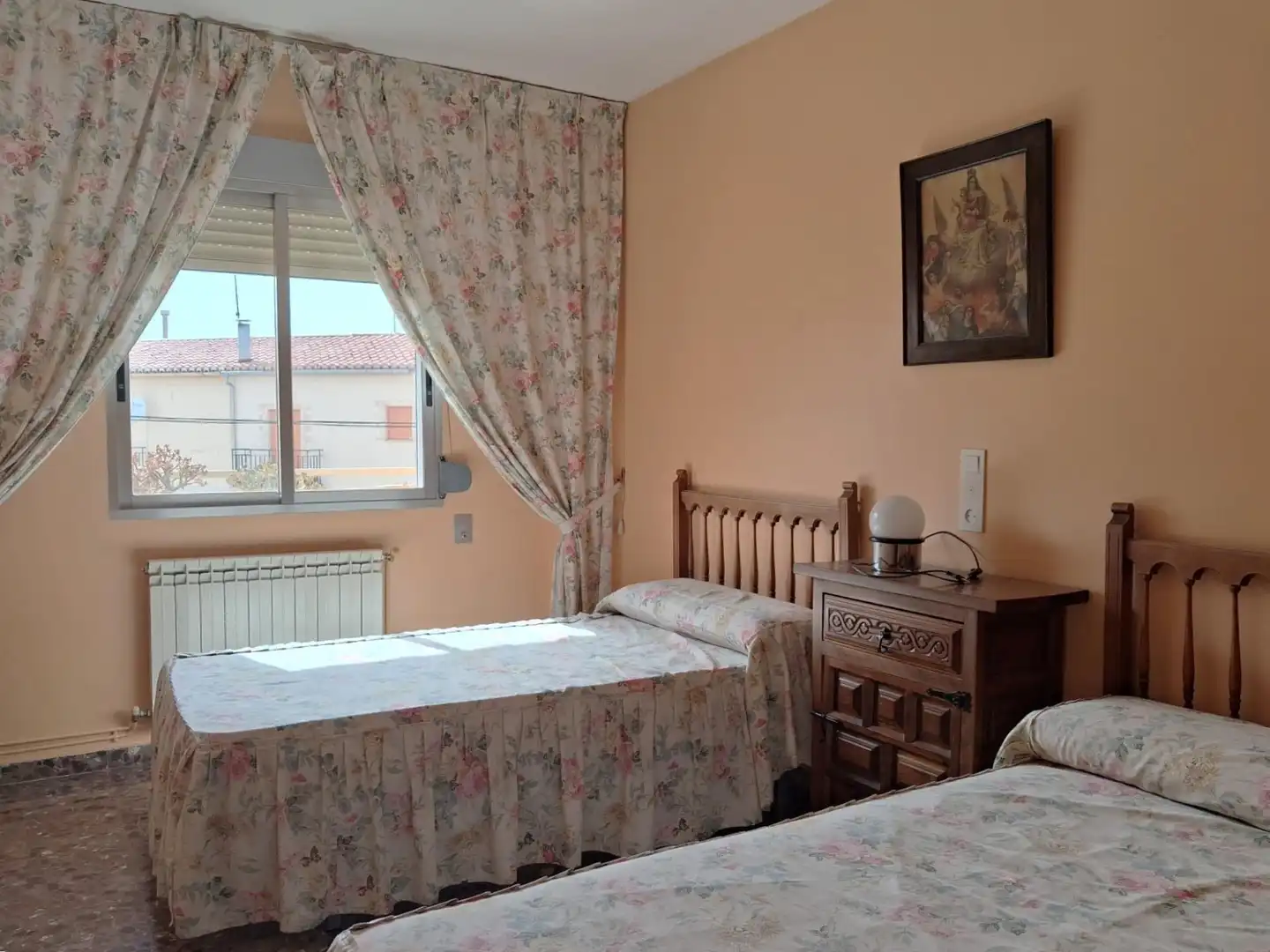 Habitación de Casa adosada en venta en Requena, Valencia