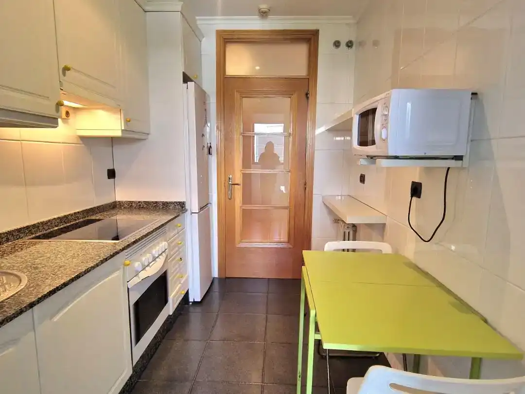 Kitchen of Flat for rent in Vigo   with Parquet flooring and Furnished
