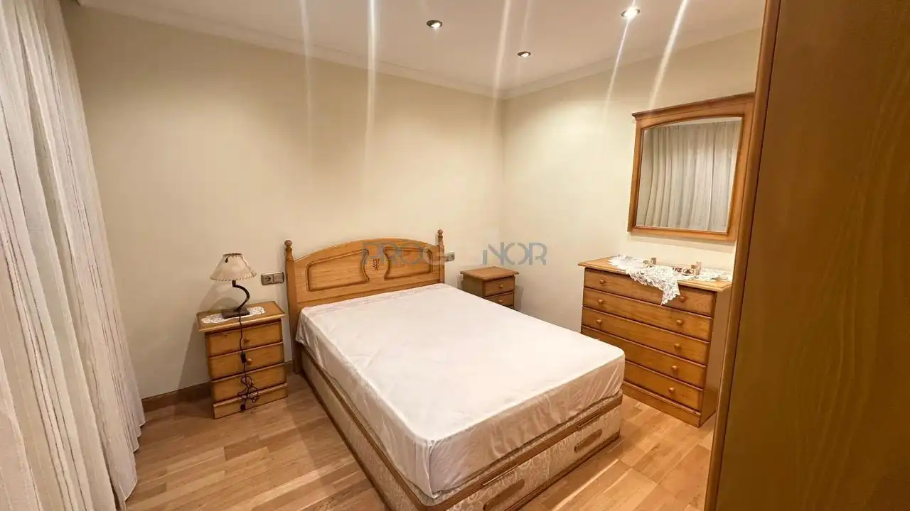 Habitación de Piso en venta en León Capital  con Calefacción, Terraza y Amueblado