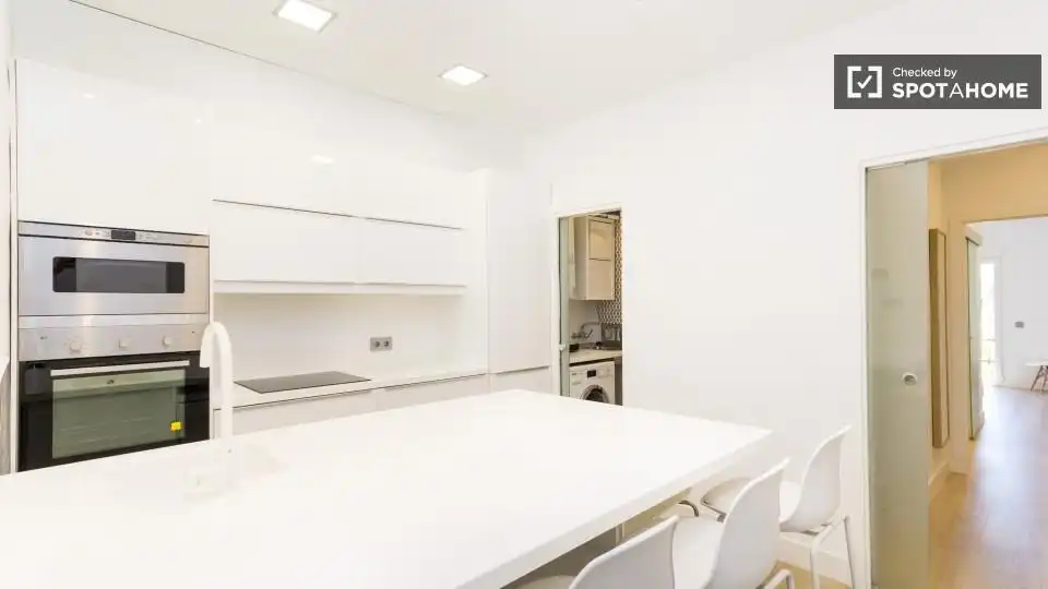 Kitchen of Flat for rent in Madrid  with Air Conditioner, Heating and Furnished