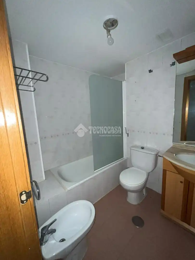 Bathroom of Flat for rent in Villaverde