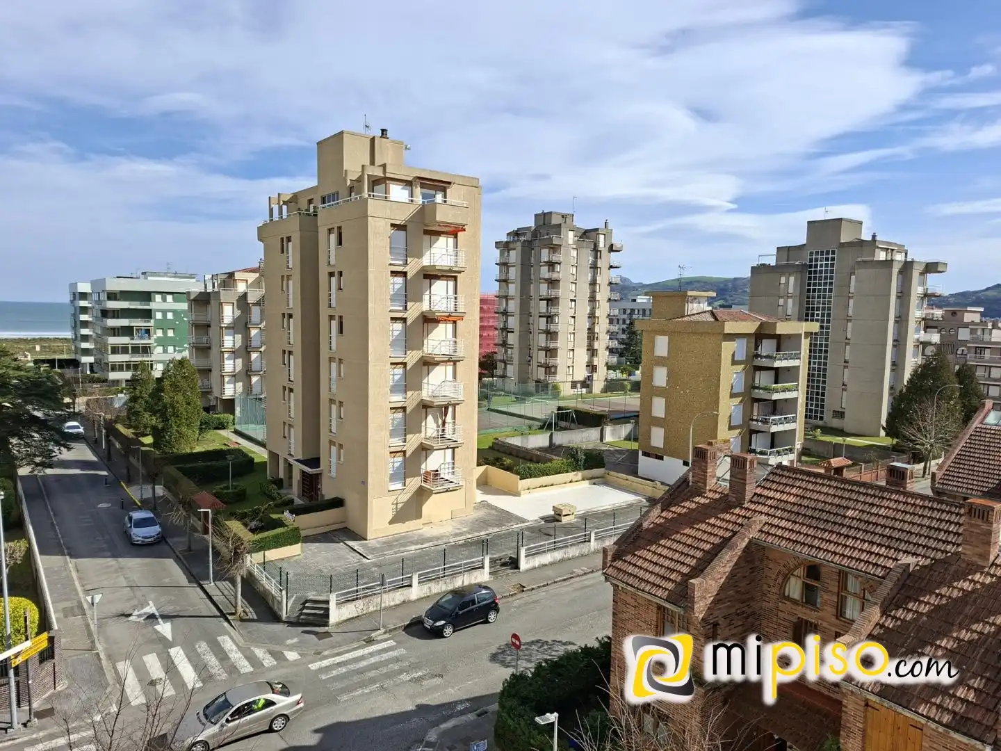Vista exterior de Pis de lloguer en Laredo amb Calefacció i Moblat
