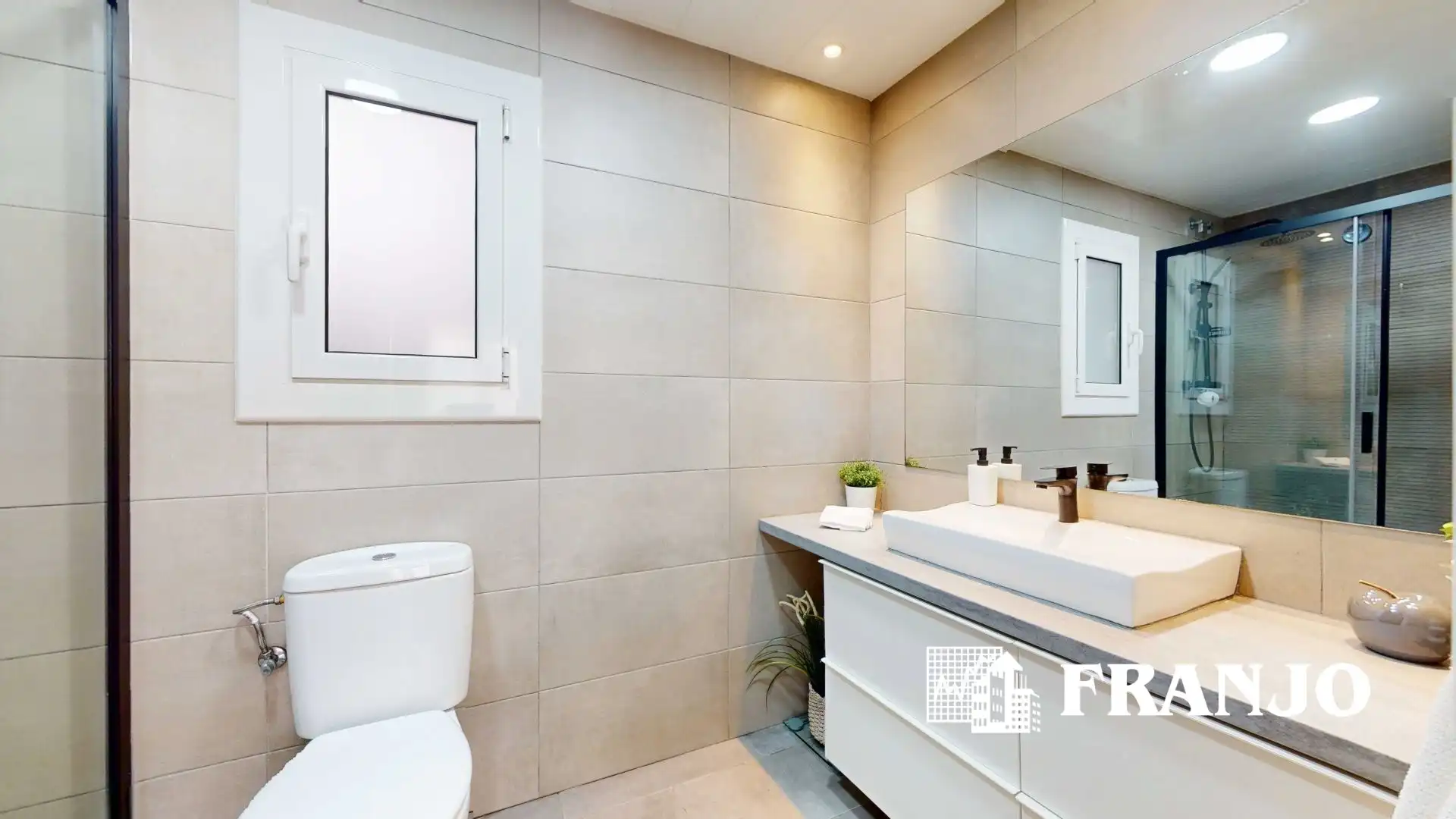 Baño de Piso en venta en Barberà del Vallès con Aire acondicionado y Calefacción