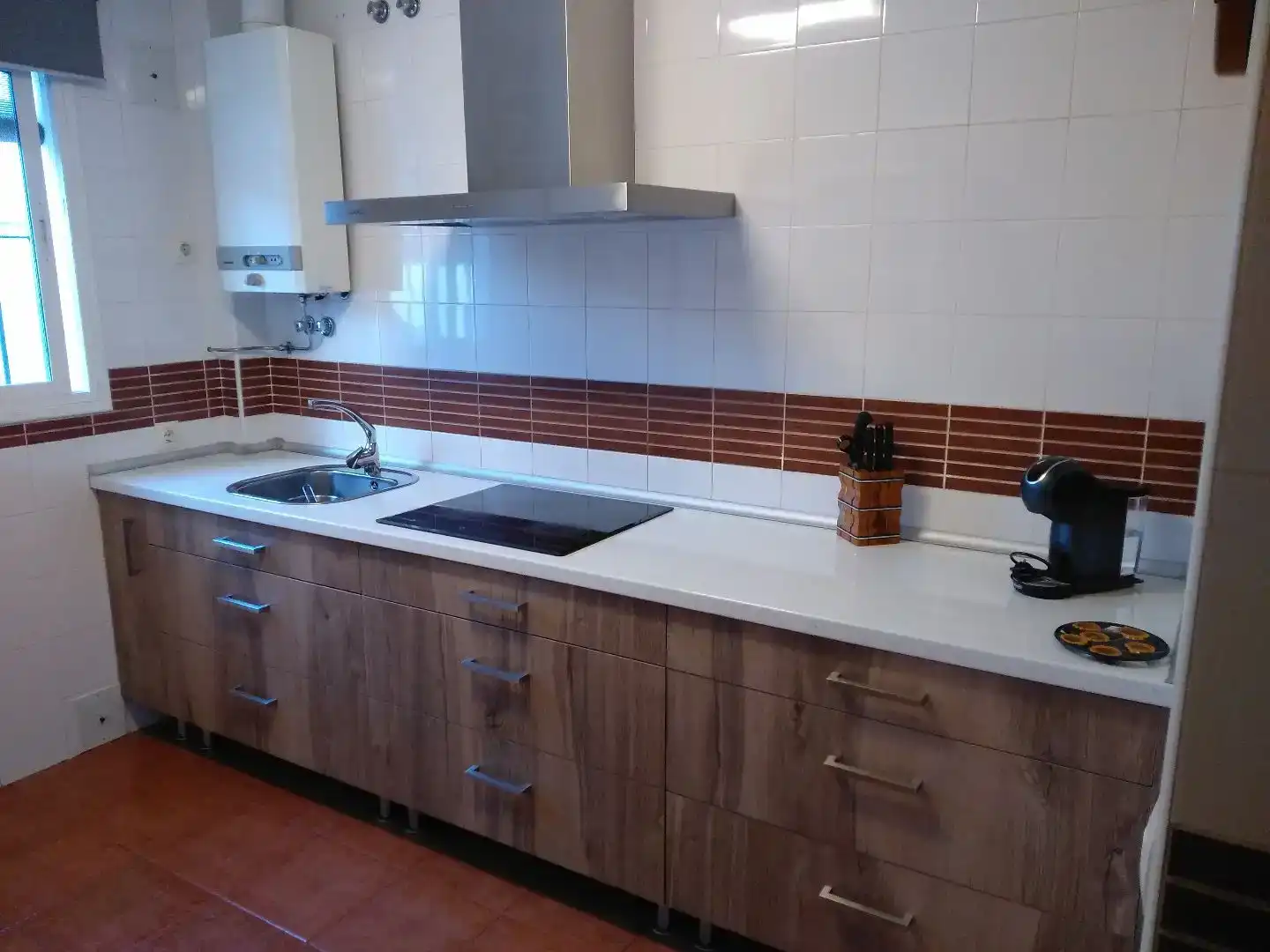 Cuina de Casa o xalet en venda en Bollullos de la Mitación amb Terrassa i Balcó