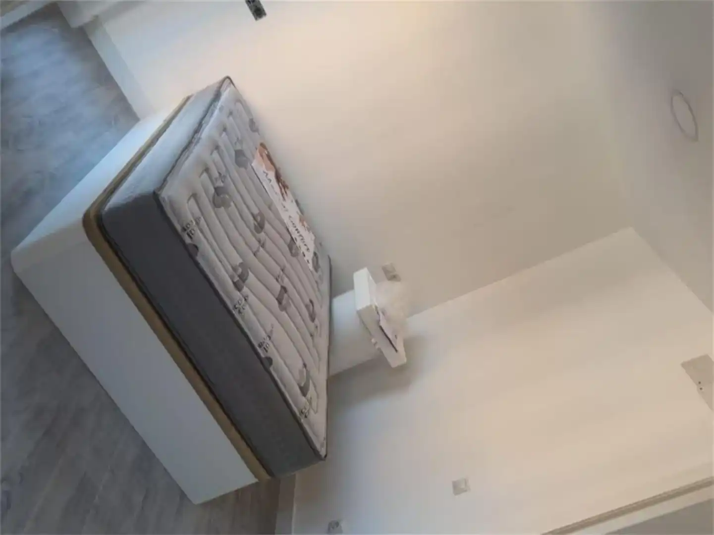 Schlafzimmer von Dachboden zur Miete in Rollo - Puente Ladrillo