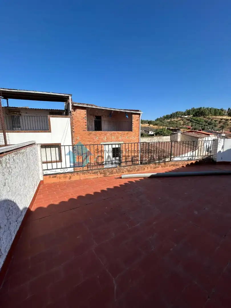 Vista exterior de Casa adosada en venta en Salvaleón con Amueblado