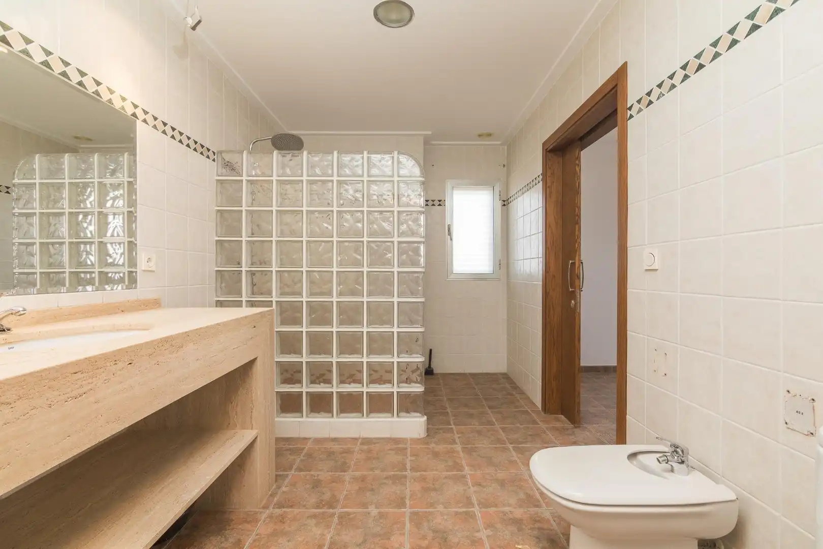 Badezimmer von Dachboden zum Verkauf in Elche / Elx mit Klimaanlage, Heizung und Terrasse