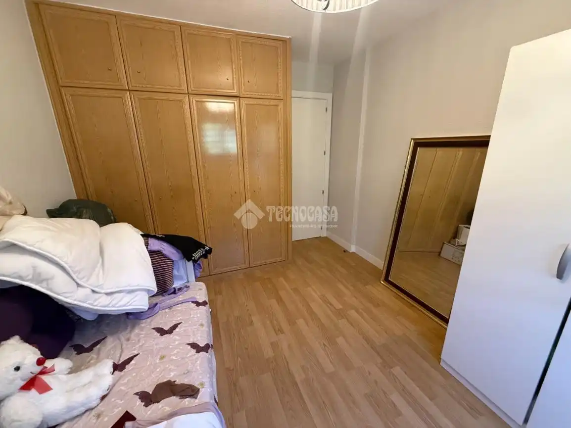 Habitación de Piso en venta en Madrid con Calefacción y Terraza