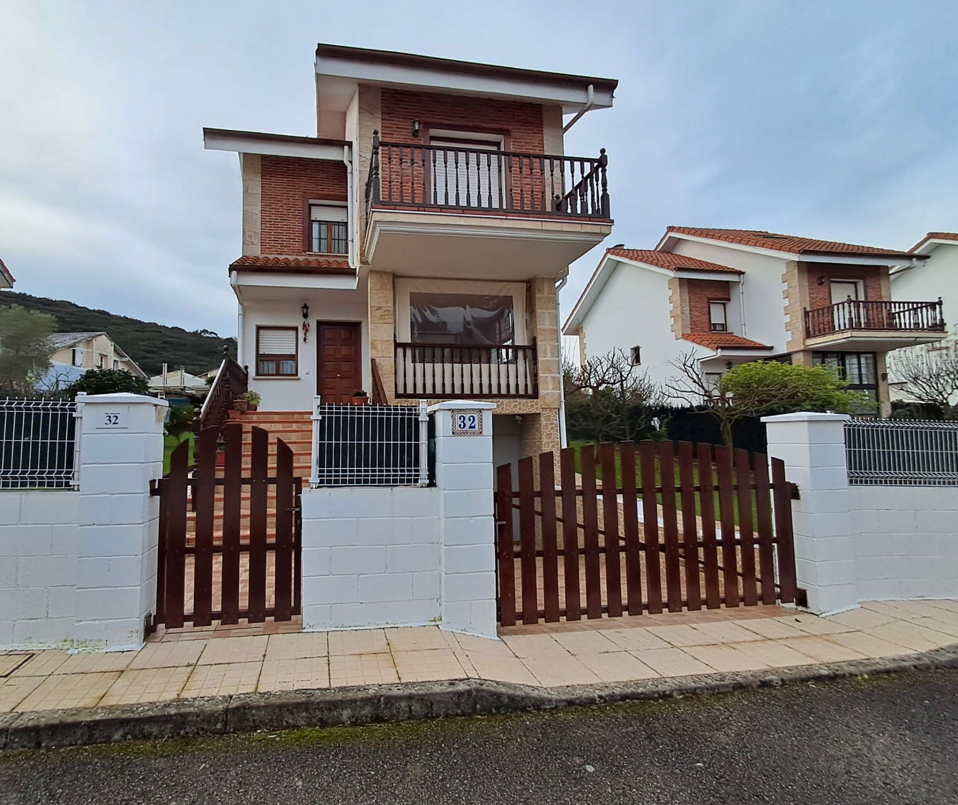 Exterior view of House or chalet for sale in Argoños   with Heating, Private garden and Terrace